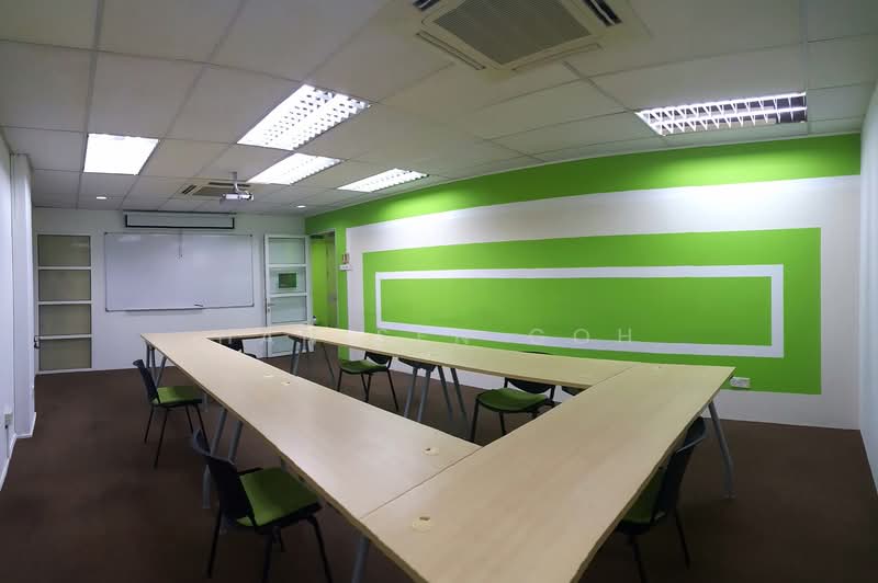 Kedai / Pejabat untuk Dijual di Petaling Jaya (Selangor) - Han Sen Goh - Department 1 room - PropertyGuru.com.my
