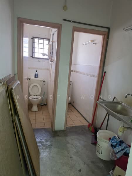 Shop for Rent in Petaling Jaya (Selangor) - Kenneth Wong - Bathroom - PropertyGuru.com.my