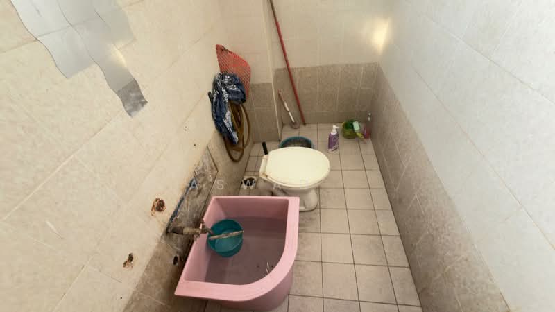 Rumah Teres 2 Tingkat untuk Dijual di Taman Juru (Bukit Minyak) - Aswad . - Bathroom - PropertyGuru.com.my
