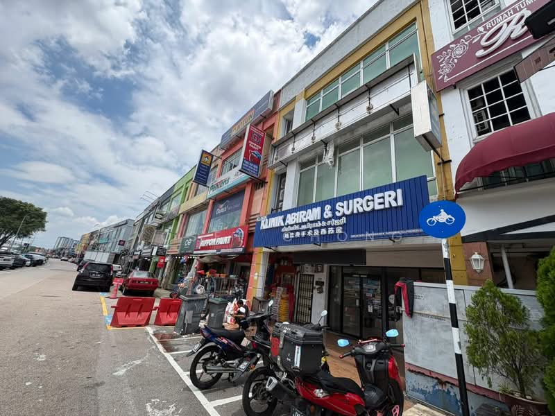 Shop for Sale in Johor Bahru (Johor) - Yosef Chong - Exterior - PropertyGuru.com.my