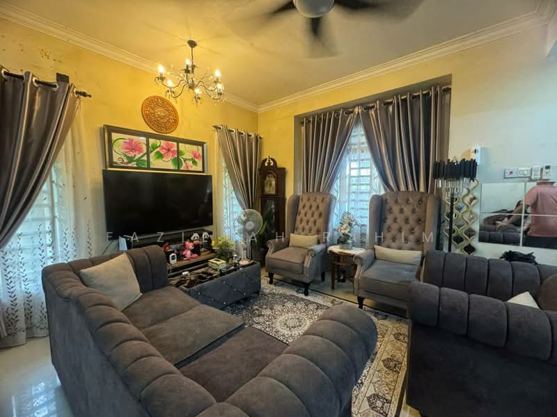 Rumah Teres untuk Dijual di Taman Sri Kejora (Kajang) - Fazillah Rahim - Living Room - PropertyGuru.com.my