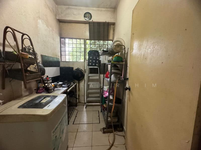 Rumah Teres untuk Dijual di Taman Sri Kejora (Kajang) - Fazillah Rahim - Kitchen - PropertyGuru.com.my