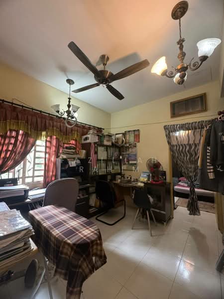 Rumah Teres untuk Dijual di Taman Sri Kejora (Kajang) - Fazillah Rahim - Study - PropertyGuru.com.my
