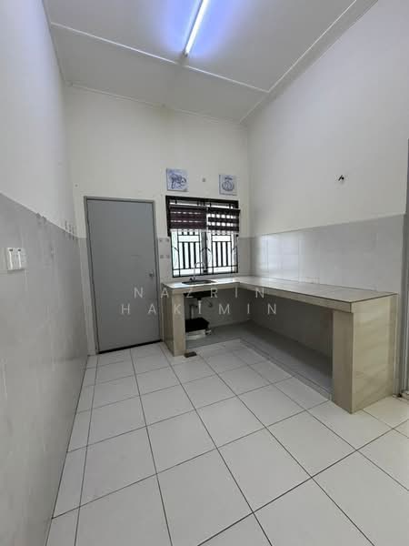 Rumah Teres 1 Tingkat untuk Dijual di Kampung Kanchong Darat (Banting) - Nazrin Hakimin - Kitchen - PropertyGuru.com.my