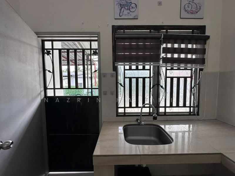 Rumah Teres 1 Tingkat untuk Dijual di Kampung Kanchong Darat (Banting) - Nazrin Hakimin - Kitchen - PropertyGuru.com.my