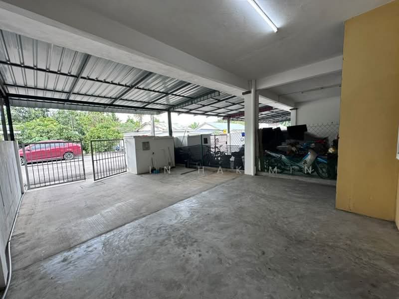 Rumah Teres 1 Tingkat untuk Dijual di Kampung Kanchong Darat (Banting) - Nazrin Hakimin - PropertyGuru.com.my