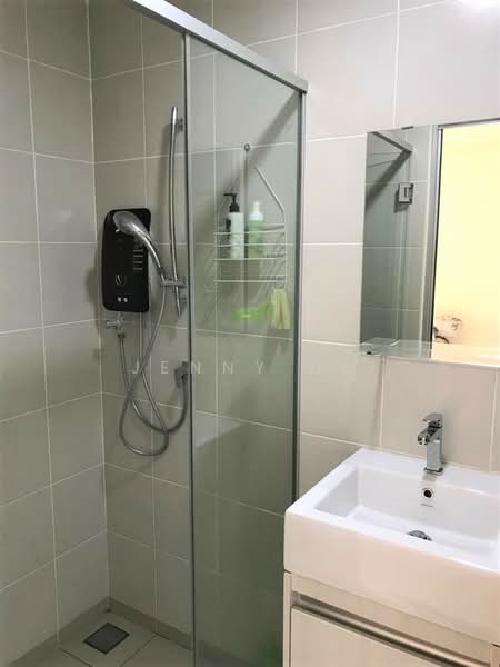 Servis Apartment untuk Disewa di Suria Jelutong - Jenny Ng - Bathroom - PropertyGuru.com.my