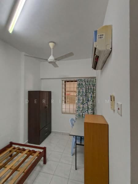 Kondominium untuk Dijual di Vista Komanwel B - Derrick Lim - Bedroom - PropertyGuru.com.my