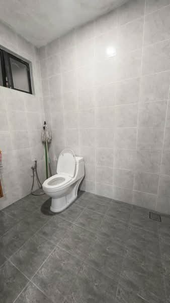 Semi-Detached House for Sale in Bandar Baru Uda (Johor Bahru) - Siau Tong Ling - Bathroom - PropertyGuru.com.my
