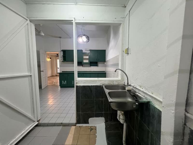 Rumah Teres 2.5 Tingkat untuk Dijual di Ampang Jaya (Ampang) - Amin Azlan - Kitchen - PropertyGuru.com.my