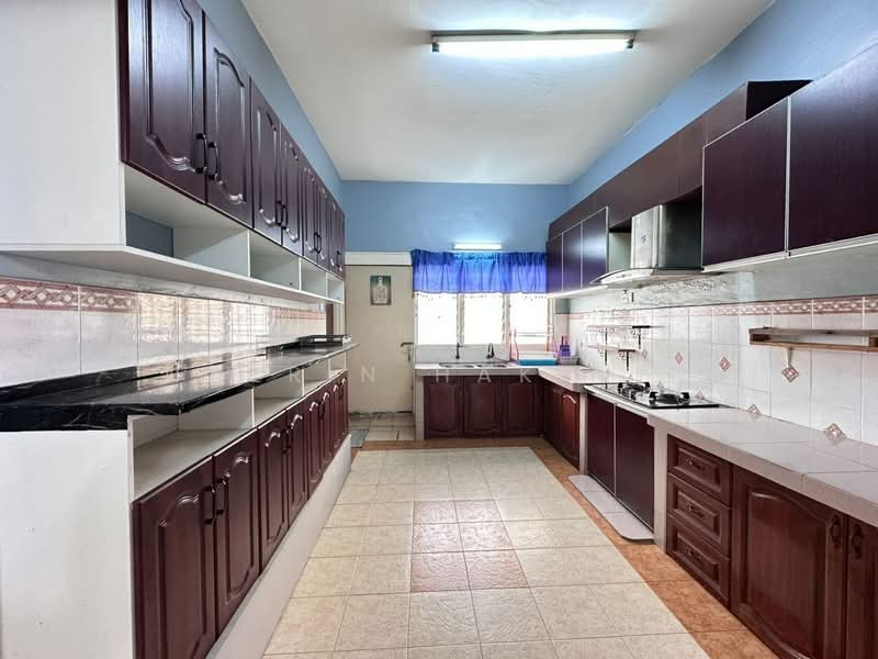 Terraced House for Sale in Taman Bayu Perdana (Klang) - Nazrin Hakimin - Kitchen - PropertyGuru.com.my