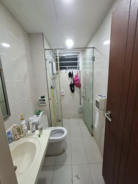 Service Residence for Sale at GP Residence - Finn Aw - Bathroom - PropertyGuru.com.my