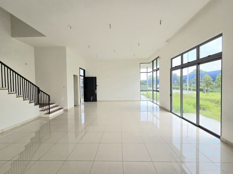 Rumah Banglo untuk Dijual di Shah Alam (Selangor) - Afif Azizan - Living Room - PropertyGuru.com.my
