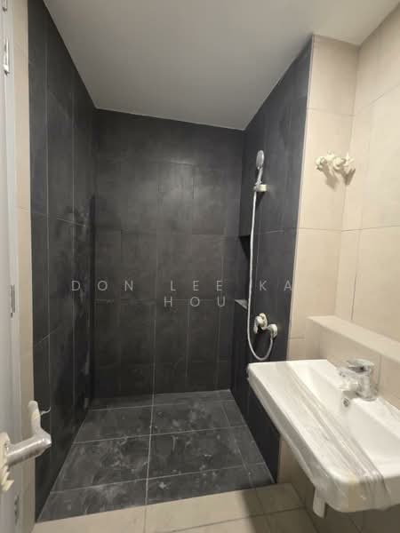 Terraced House for Rent in Taman Bukit Serdang (Seri Kembangan) - Don Lee Kah Hou - Bathroom - PropertyGuru.com.my