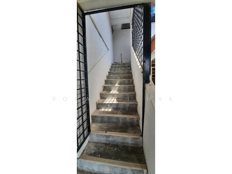 Townhouse for Sale in Shah Alam (Selangor) - Rohana Ishak - Entrance - PropertyGuru.com.my