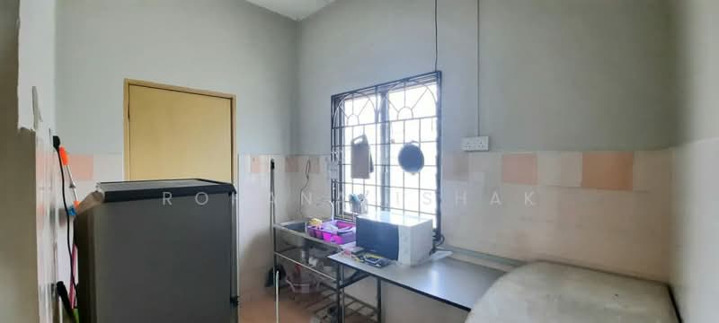 Townhouse for Sale in Shah Alam (Selangor) - Rohana Ishak - Kitchen - PropertyGuru.com.my