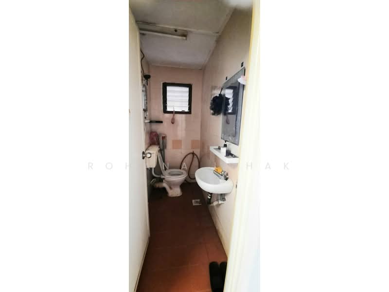 Townhouse for Sale in Shah Alam (Selangor) - Rohana Ishak - Bathroom - PropertyGuru.com.my