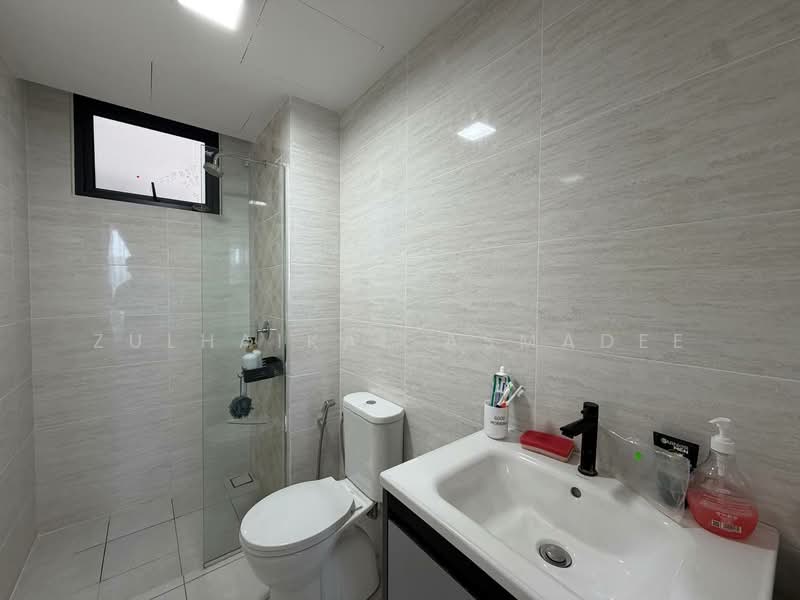 Condominium for Rent at Brezza Hill - Zulhaikal Asmadee - Bathroom - PropertyGuru.com.my