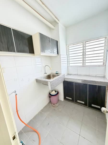 Service Residence for Sale at Suri Puteri - Hazeman Omar - Kitchen - PropertyGuru.com.my