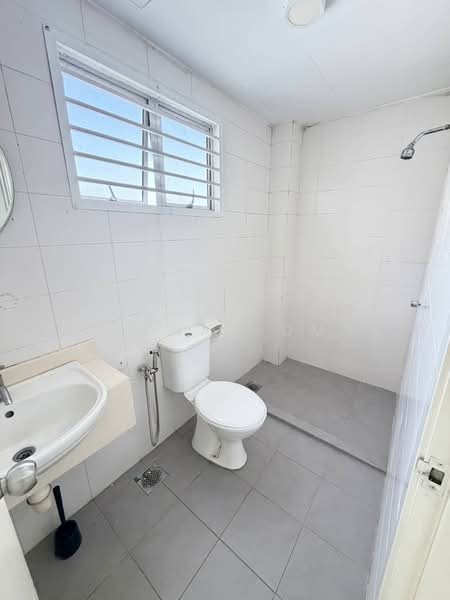 Service Residence for Sale at Suri Puteri - Hazeman Omar - Bathroom - PropertyGuru.com.my