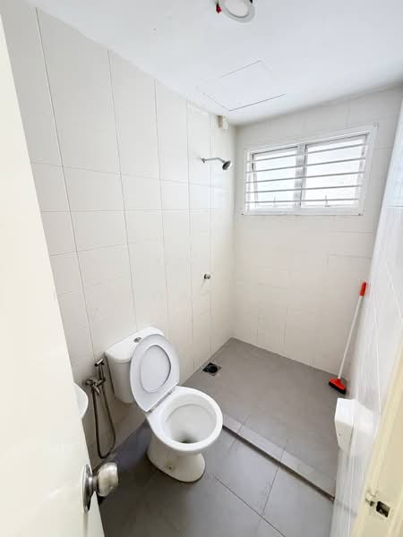 Service Residence for Sale at Suri Puteri - Hazeman Omar - Bathroom - PropertyGuru.com.my