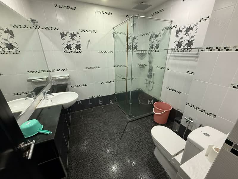 Kondominium untuk Disewa di Mayfair Condominium - Alex Lim - Bathroom - PropertyGuru.com.my