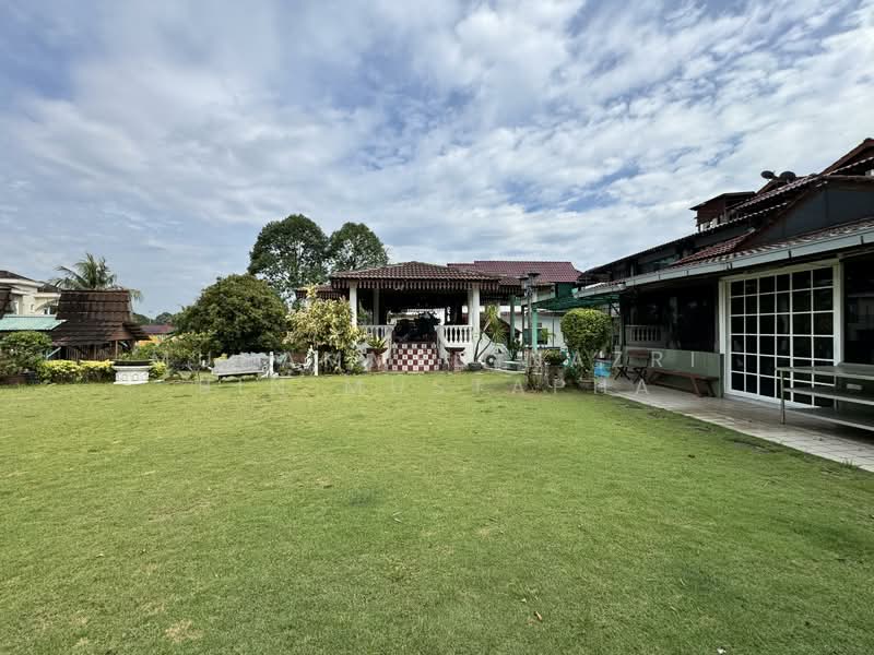 Bungalow for Sale in Country Heights (Kajang) - Muhammed Nazri bin Mustapha - Exterior - PropertyGuru.com.my