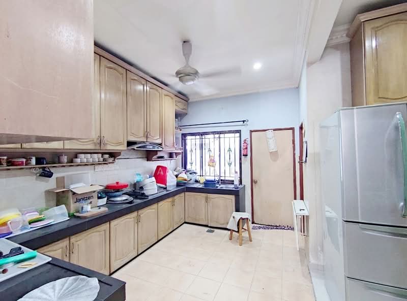 2-storey Terraced House for Sale in Bandar Nusaputra (Puchong) - Izzah Alias - PropertyGuru.com.my
