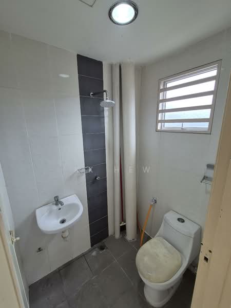 Pangsapuri untuk Disewa di Residensi Melor - KK HEW - Bathroom - PropertyGuru.com.my