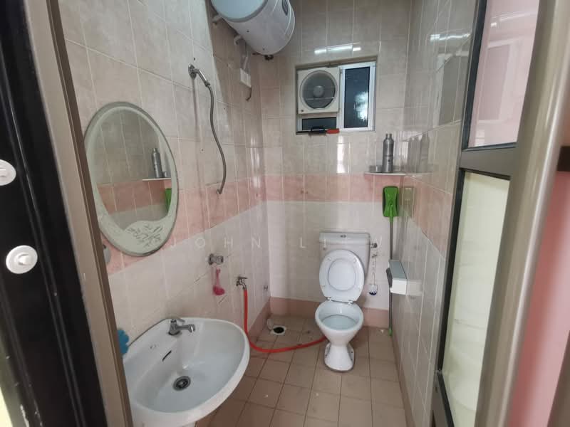 Pangsapuri untuk Disewa di Pangsapuri Seri Pinang - John Liew - Bathroom - PropertyGuru.com.my