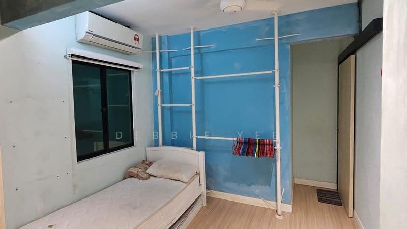 Pangsapuri untuk Dijual di Vista Wira 1 & 2 - Debbie Yee - Bedroom - PropertyGuru.com.my
