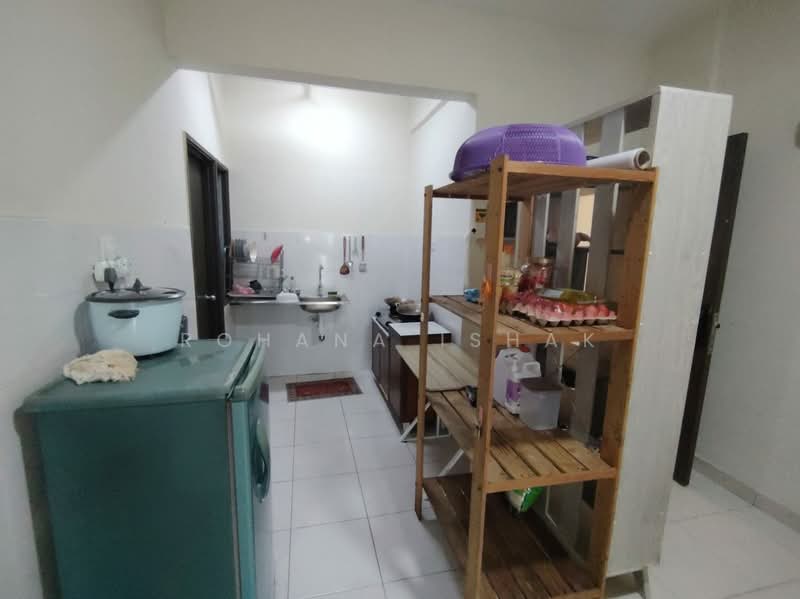 Apartment for Sale at Residensi Warnasari 2 - Rohana Ishak - Kitchen - PropertyGuru.com.my