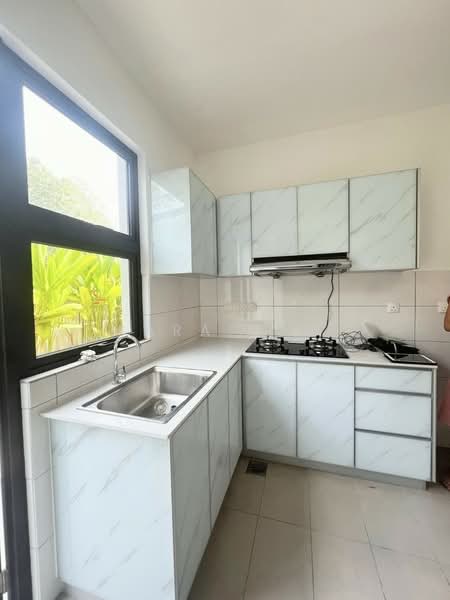 Rumah Berkembar untuk Disewa di Bandar Tropicana Aman (Telok Panglima Garang) - Sara Low - Kitchen - PropertyGuru.com.my