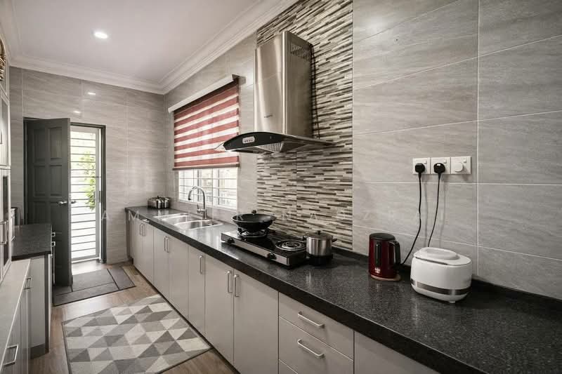 Semi-Detached House for Sale in Saujana Impian (Kajang) - Ammeer Nadzrai - Kitchen - PropertyGuru.com.my