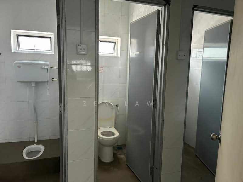 Detached Factory for Rent in Puchong (Selangor) - Zen Law - Bathroom - PropertyGuru.com.my