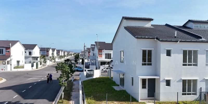 Rumah Teres 2 Tingkat untuk Dijual di Iringan Bayu (Seremban) - Hana Zaini - Exterior - PropertyGuru.com.my