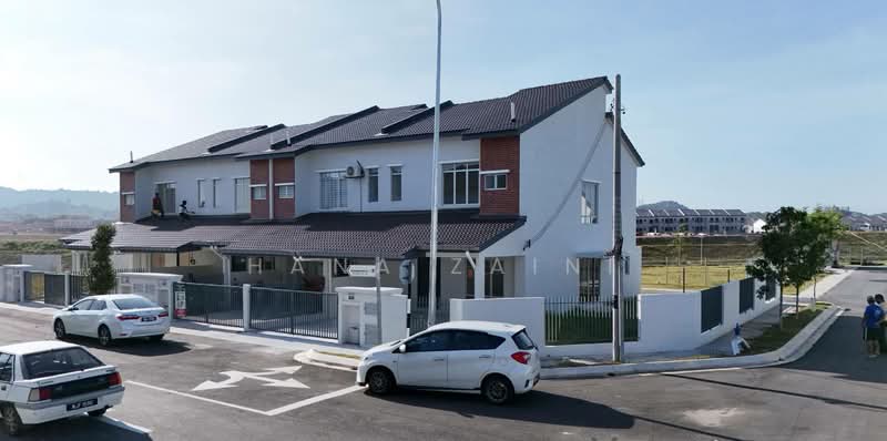 Rumah Teres 2 Tingkat untuk Dijual di Iringan Bayu (Seremban) - Hana Zaini - Exterior - PropertyGuru.com.my