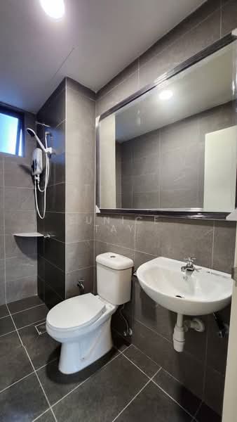 Service Residence for Sale at Majestic Maxim - Eunice Tay - Bathroom - PropertyGuru.com.my