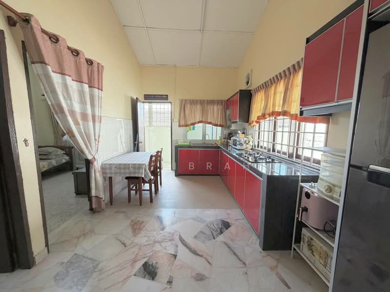 Rumah Teres 1 Tingkat untuk Dijual di Taman Bukit Mewah (Kajang) - Azli Ibrahim - Kitchen - PropertyGuru.com.my
