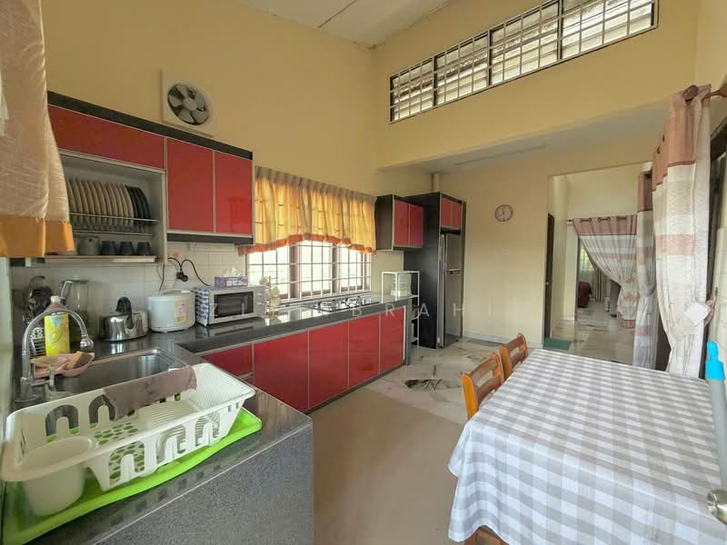 Rumah Teres 1 Tingkat untuk Dijual di Taman Bukit Mewah (Kajang) - Azli Ibrahim - Kitchen - PropertyGuru.com.my