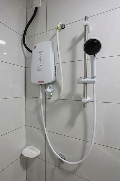 Service Residence for Rent at Amber Cove - Aibi Wang - Bathroom - PropertyGuru.com.my