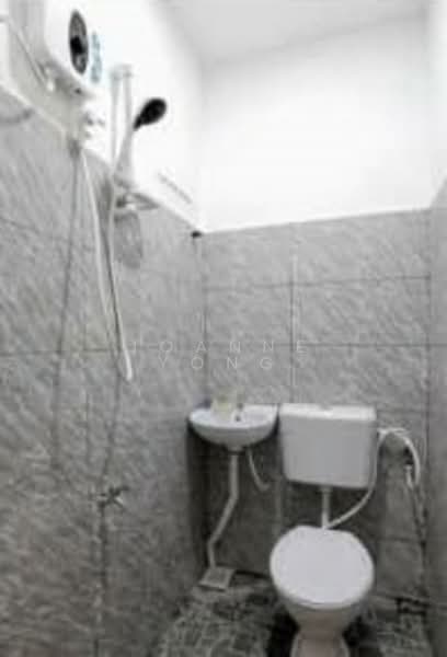 Rumah Teres 2 Tingkat untuk Dijual di Johor Bahru (Johor) - Joanne Yong - Bathroom - PropertyGuru.com.my