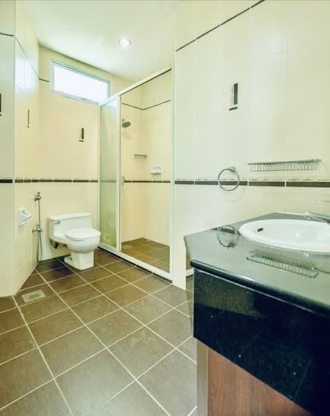 Kondominium untuk Dijual di Gurney Palace - Vivian Cheong - Bathroom - PropertyGuru.com.my