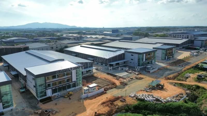 Detached Factory for Sale in Senai (Kulai) - Tom Chiew - Exterior - PropertyGuru.com.my