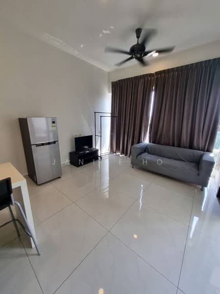 Kondominium untuk Dijual di Bay Point @ Country Garden Danga Bay - Janice Ho - Living Room - PropertyGuru.com.my