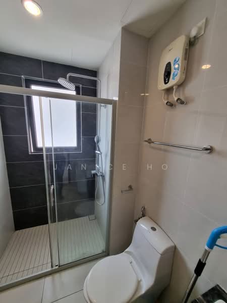 Kondominium untuk Dijual di Bay Point @ Country Garden Danga Bay - Janice Ho - Bathroom - PropertyGuru.com.my