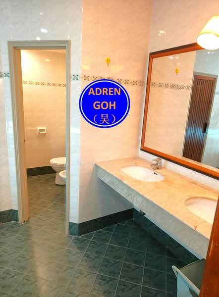 Condominium for Rent at Gurney Beach Resort - Adren Goh - Bathroom - PropertyGuru.com.my
