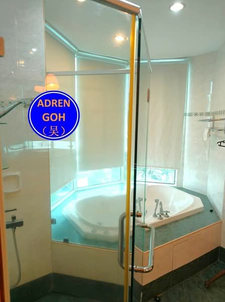 Condominium for Rent at Gurney Beach Resort - Adren Goh - Bathroom - PropertyGuru.com.my