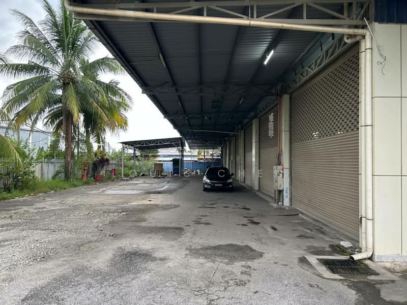 Factory for Rent in Taman Perindustrian Puchong (Puchong) - Louis Chen - Exterior - PropertyGuru.com.my