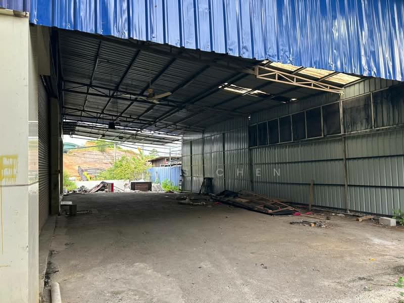 Factory for Rent in Taman Perindustrian Puchong (Puchong) - Louis Chen - Exterior - PropertyGuru.com.my